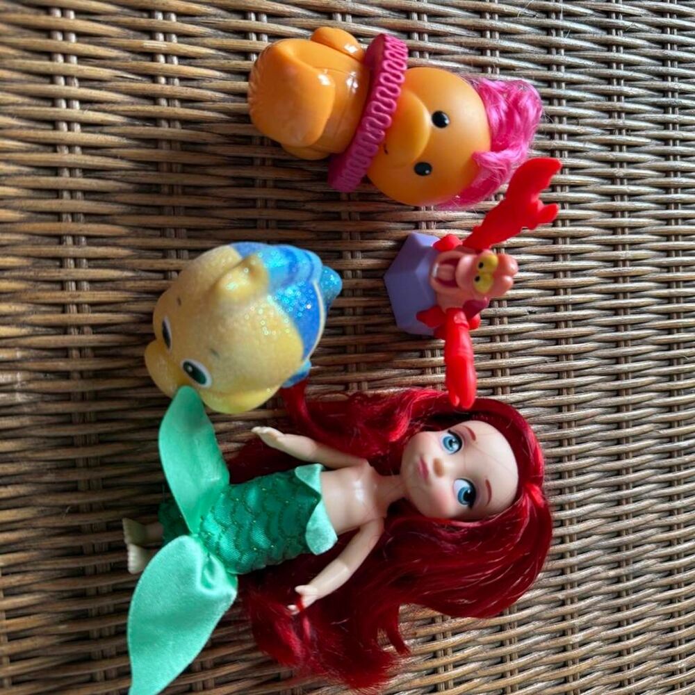 Disney multi Dolls-accessories